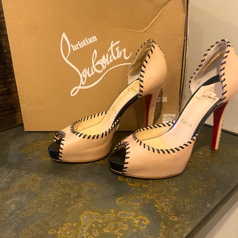 Christian louboutin high heels, size 37.5 fantastic condition!